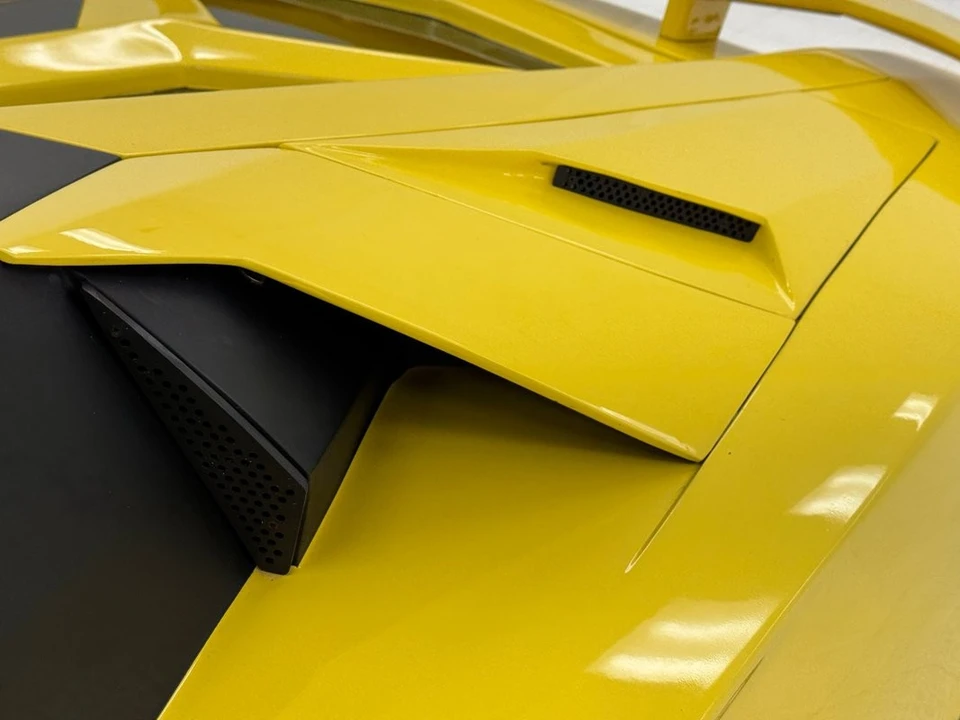 2020 Lamborghini Aventador - Image 17 of 31