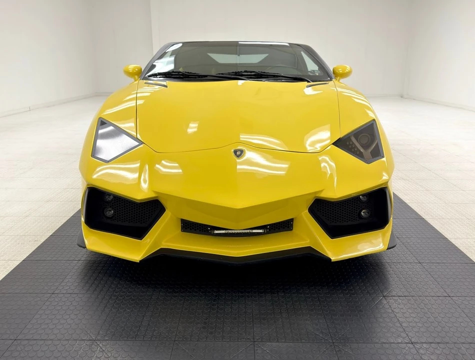 2020 Lamborghini Aventador - Image 11 of 31