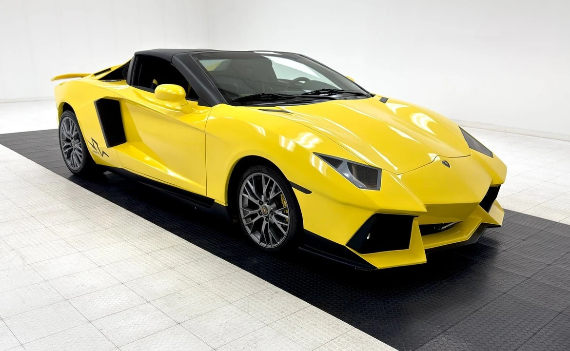 2020 Lamborghini Aventador - Image 10 of 31