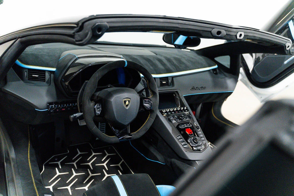 2020 Lamborghini Aventador SVJ LP770-4 Roadster - Image 6 of 31