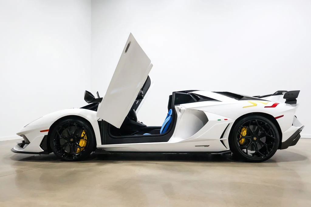 2020 Lamborghini Aventador SVJ LP770-4 Roadster - Image 17 of 31