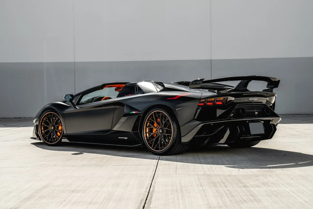2020 Lamborghini Aventador SVJ LP770-4 - Image 8 of 31