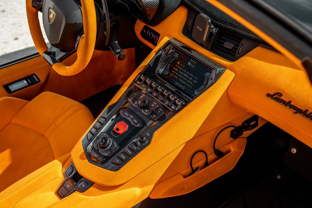 2020 Lamborghini Aventador SVJ LP770-4 - Image 14 of 31