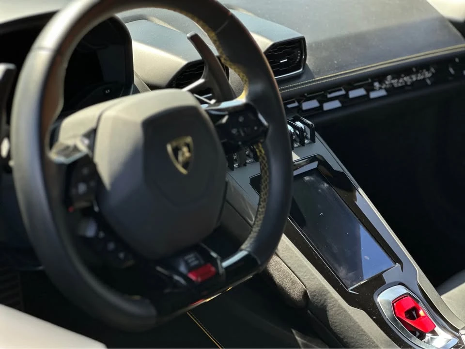 2020 Lamborghini Huracan - Image 7 of 11