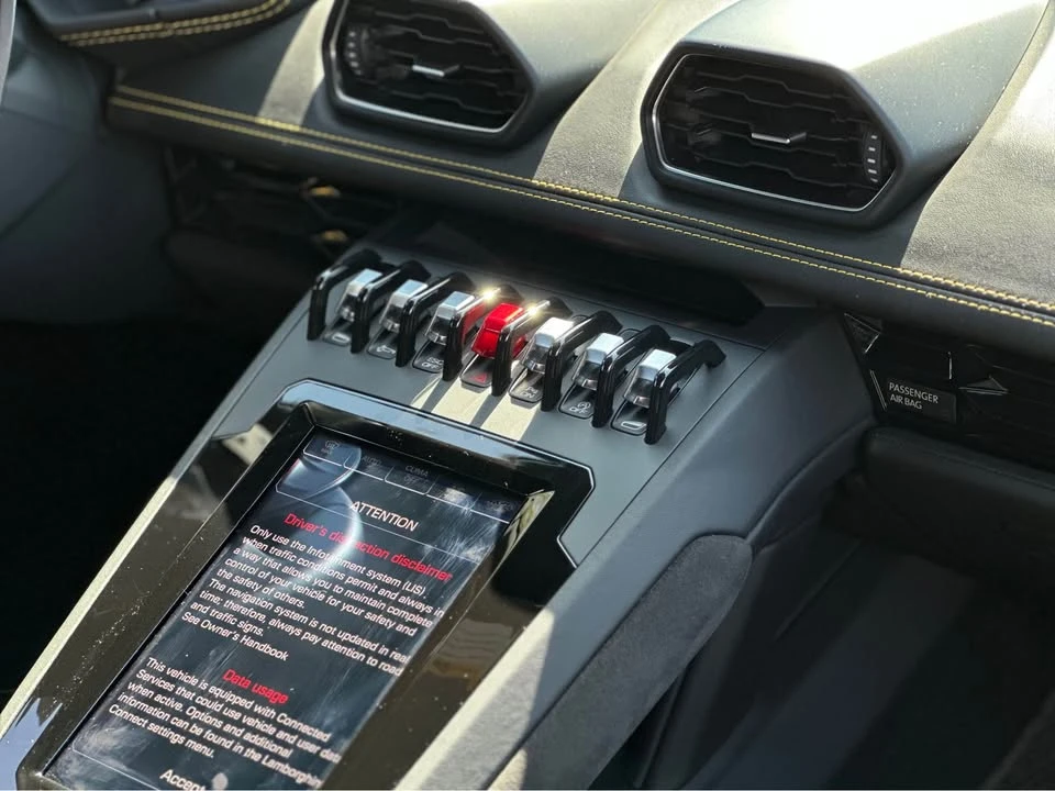 2020 Lamborghini Huracan - Image 5 of 11
