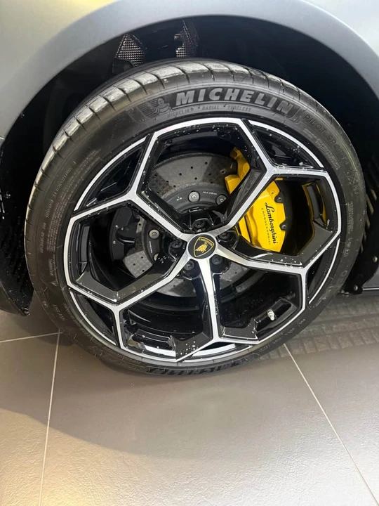 2020 Lamborghini Huracan - Image 6 of 15