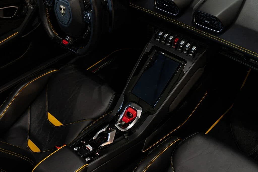 2020 Lamborghini Huracan LP640-4 EVO - Image 28 of 31