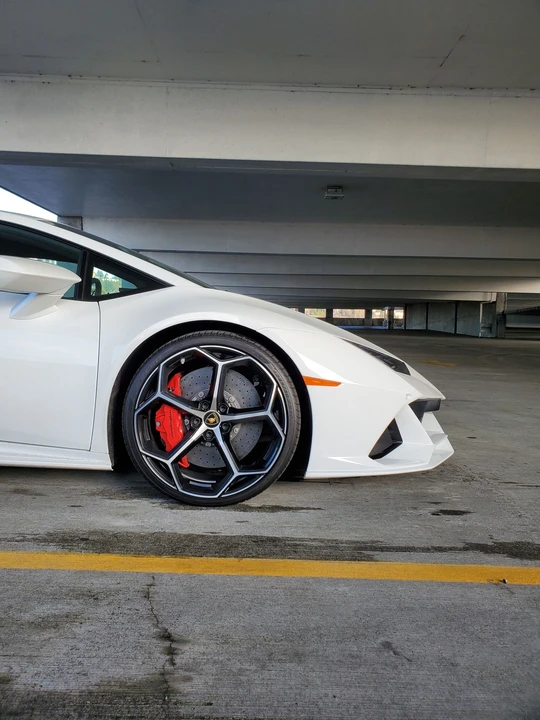 2020 Lamborghini Huracan LP640-4 EVO - Image 4 of 6