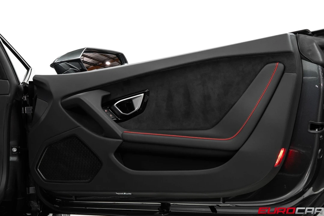 2020 Lamborghini Huracan LP640-4 EVO - Image 26 of 31