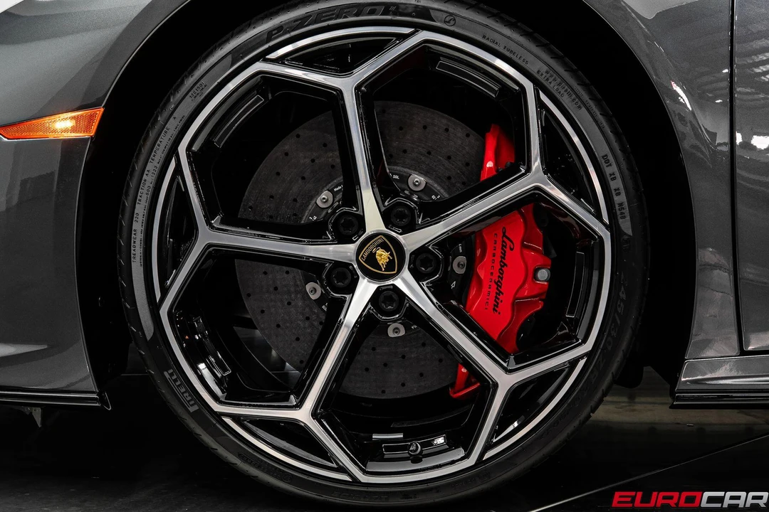 2020 Lamborghini Huracan LP640-4 EVO - Image 23 of 31