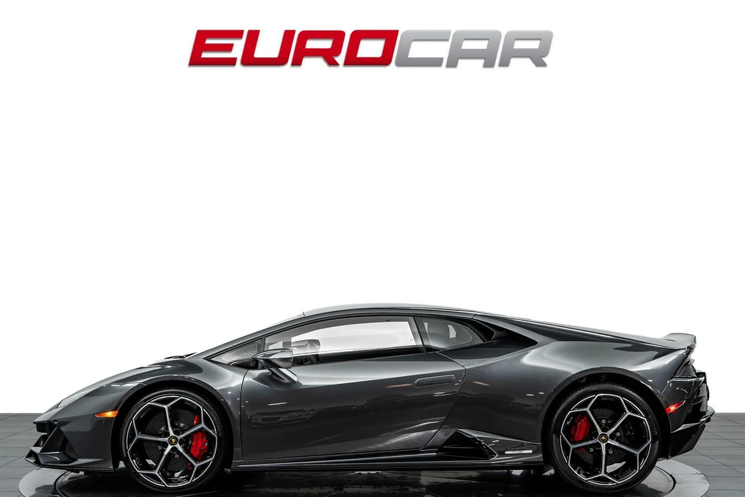 2020 Lamborghini Huracan LP640-4 EVO - Image 2 of 31