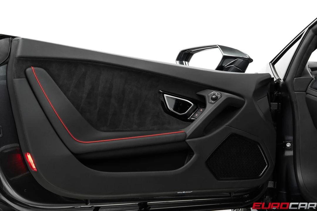 2020 Lamborghini Huracan LP640-4 EVO - Image 25 of 31