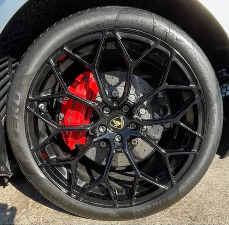 2020 Lamborghini - Image 11 of 20