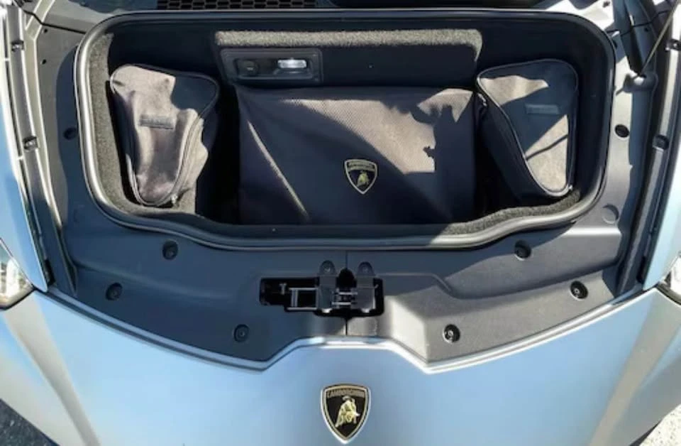 2020 Lamborghini - Image 9 of 20
