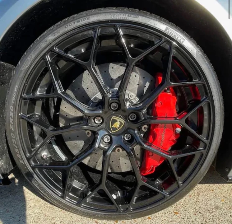 2020 Lamborghini - Image 12 of 20