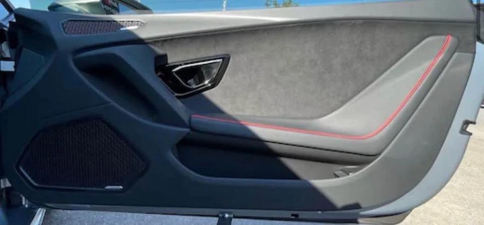 2020 Lamborghini - Image 20 of 20