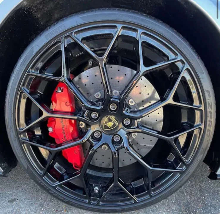 2020 Lamborghini - Image 13 of 20