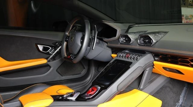 2020 Lamborghini Huracan - Image 25 of 29