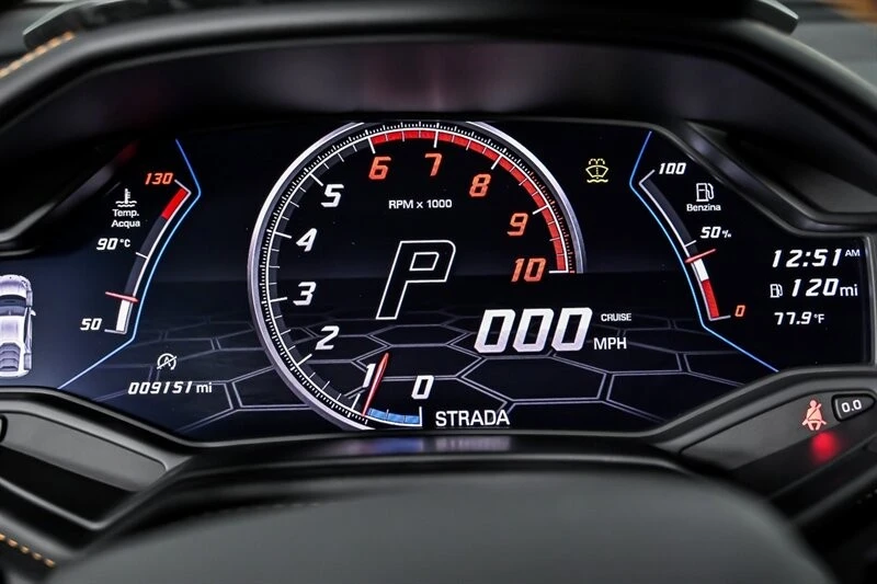 2020 Lamborghini Huracan - Image 28 of 31
