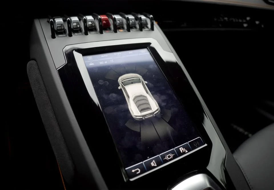 2020 Lamborghini Huracan - Image 12 of 20