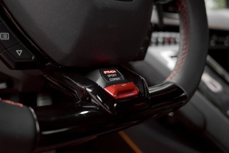 2020 Lamborghini Huracan - Image 9 of 20