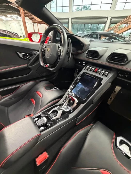 2020 Lamborghini Huracan LP610-2 EVO - Image 9 of 17
