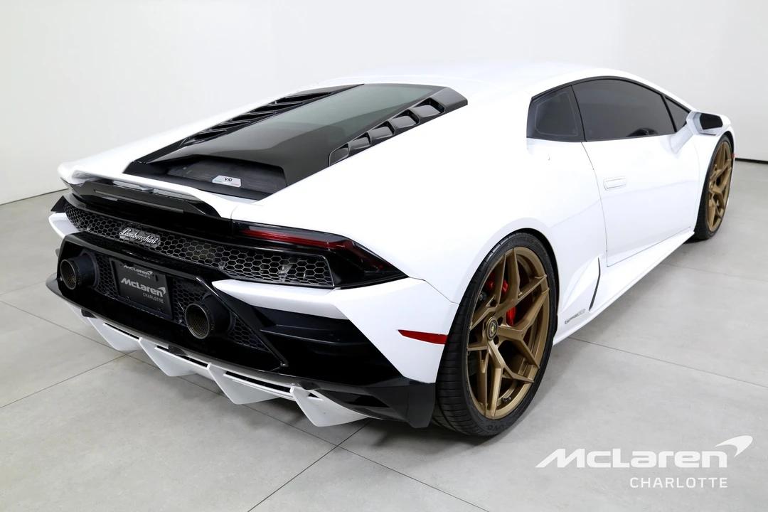 2020 Lamborghini - Image 8 of 31