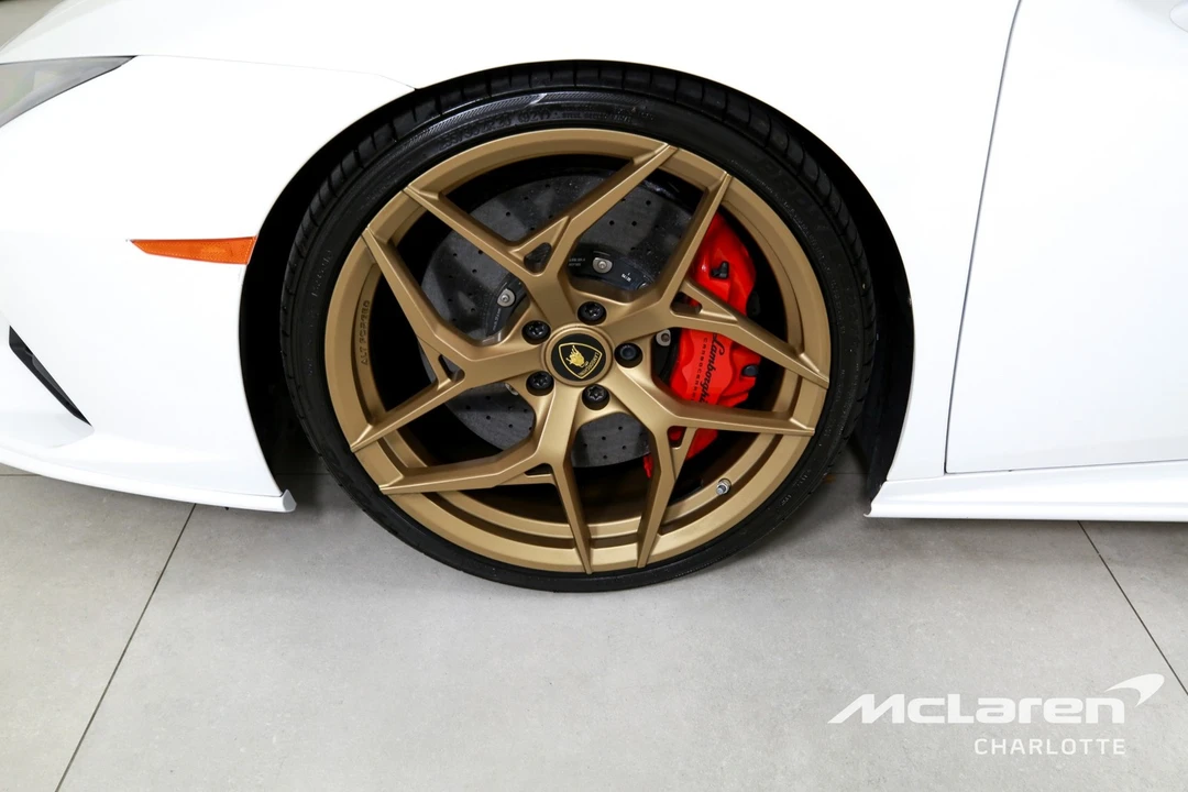 2020 Lamborghini - Image 26 of 31