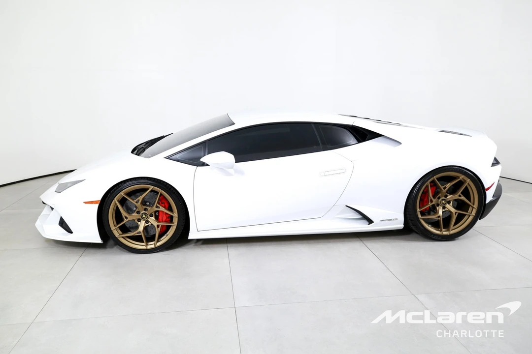 2020 Lamborghini - Image 5 of 31