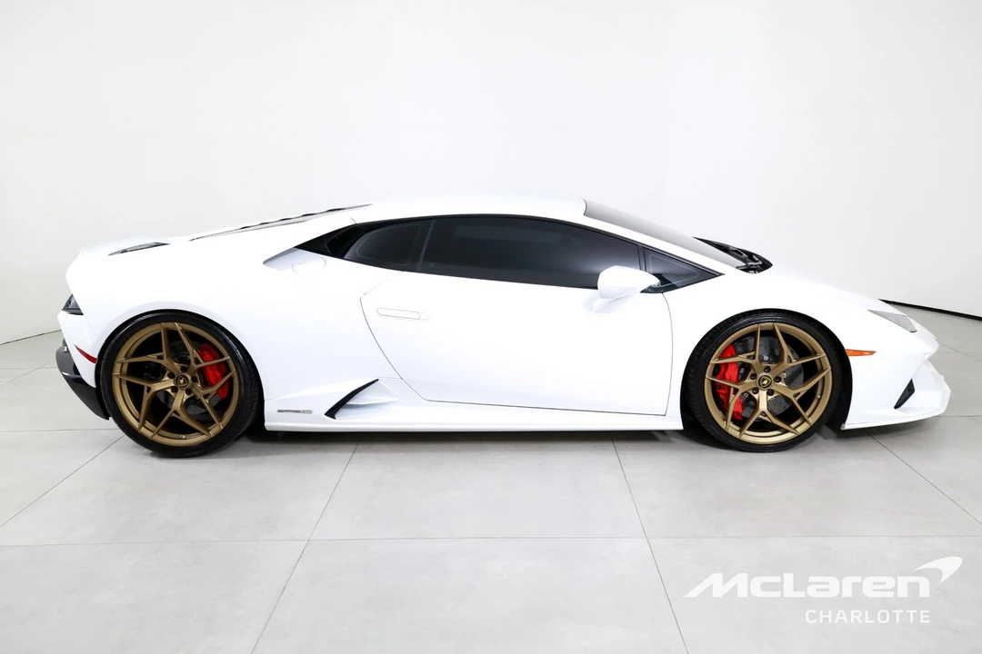 2020 Lamborghini - Image 9 of 31