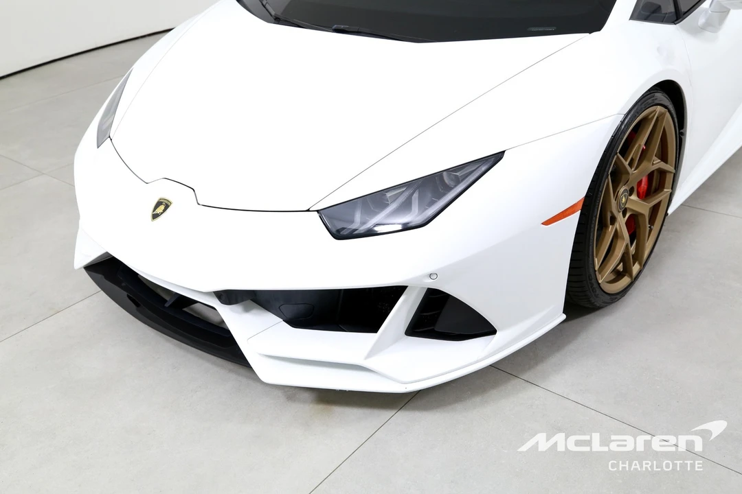 2020 Lamborghini - Image 28 of 31