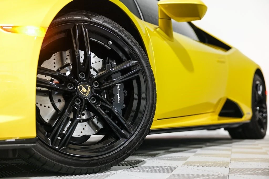 2020 Lamborghini Huracan LP640-4 EVO - Image 11 of 21