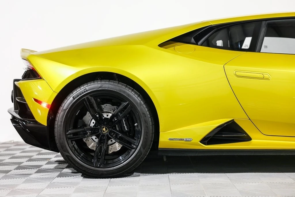 2020 Lamborghini Huracan LP640-4 EVO - Image 2 of 21