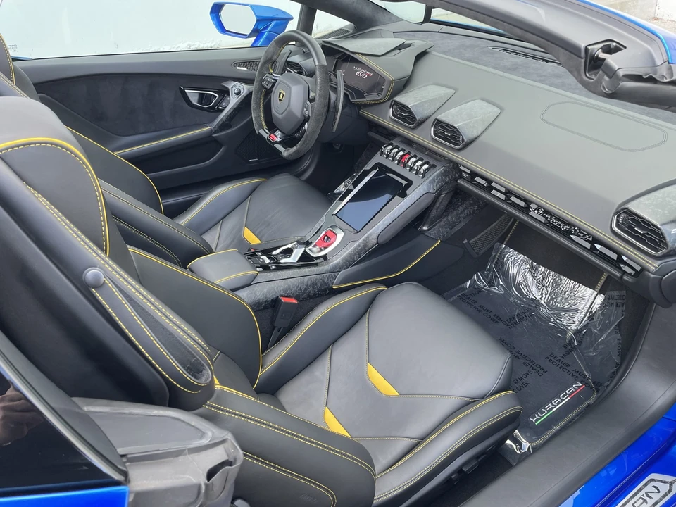 2020 Lamborghini Huracan LP640-4 EVO - Image 28 of 31
