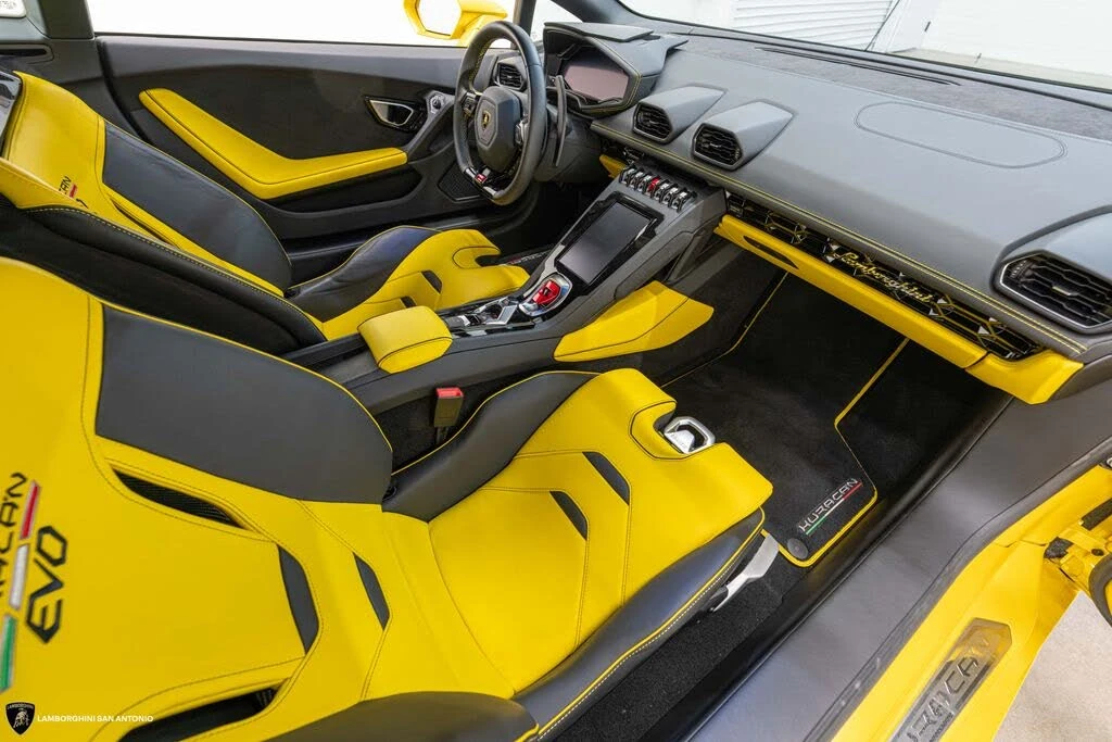 2020 Lamborghini Huracan LP610-2 EVO - Image 2 of 31