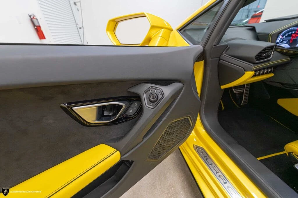 2020 Lamborghini Huracan LP610-2 EVO - Image 29 of 31