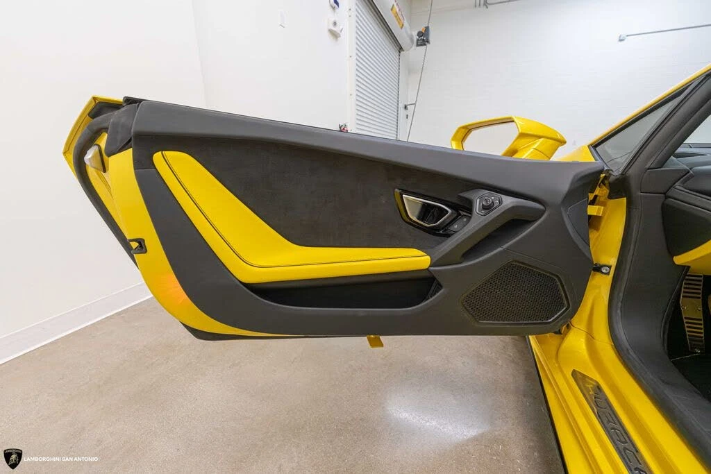 2020 Lamborghini Huracan LP610-2 EVO - Image 28 of 31