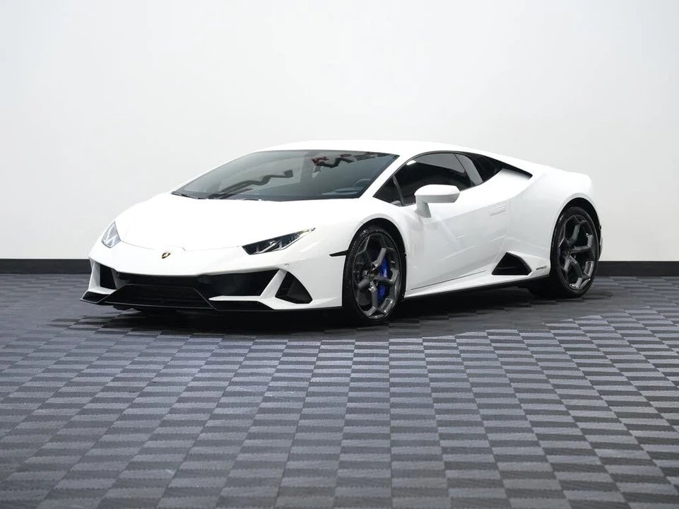 2020 Lamborghini Huracan LP640-4 EVO - Image 3 of 31