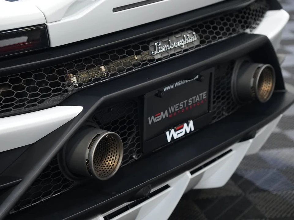 2020 Lamborghini Huracan LP640-4 EVO - Image 18 of 31