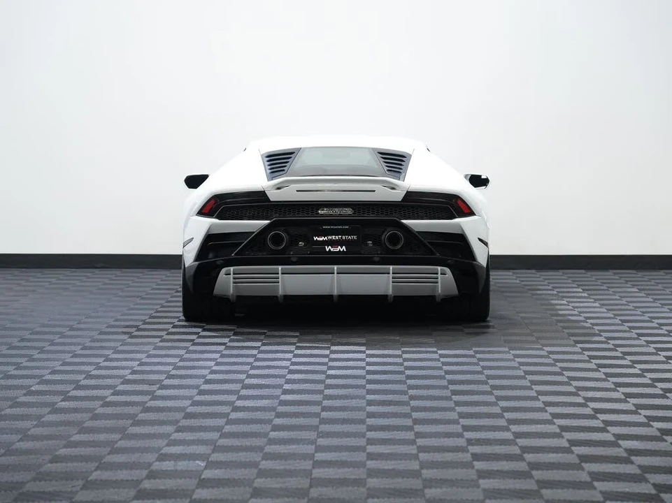 2020 Lamborghini Huracan LP640-4 EVO - Image 7 of 31