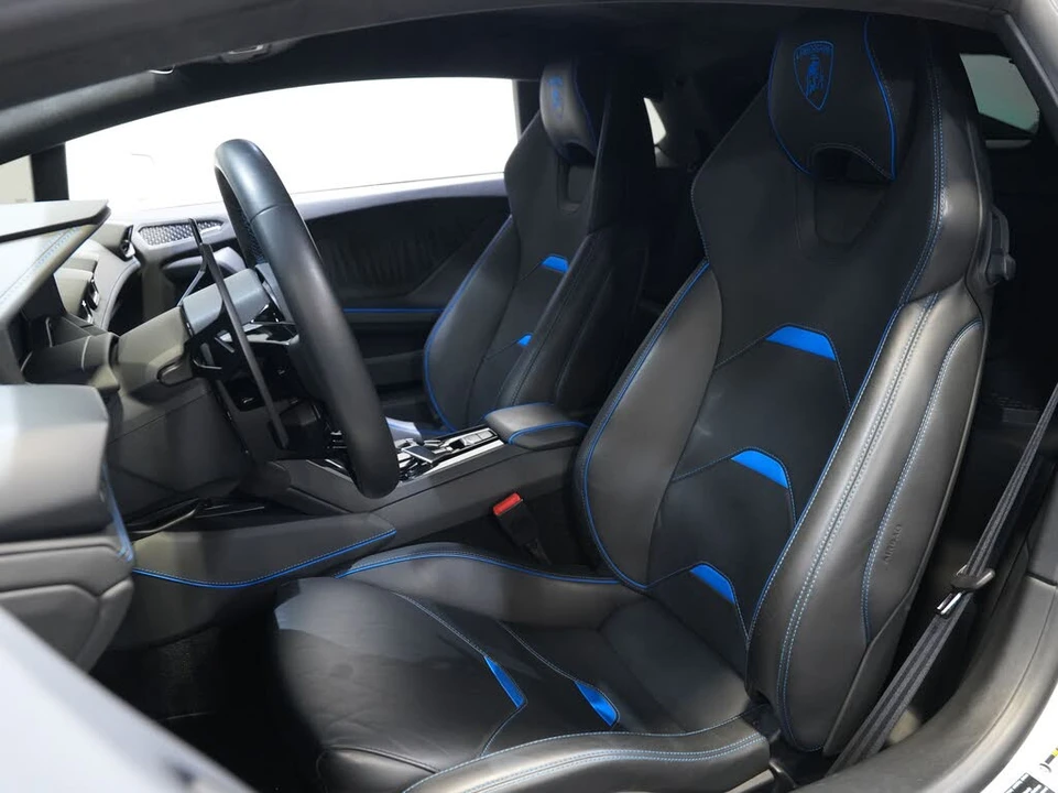 2020 Lamborghini Huracan LP640-4 EVO - Image 27 of 31
