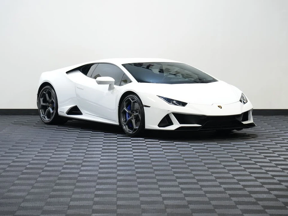 2020 Lamborghini Huracan LP640-4 EVO - Image 5 of 31
