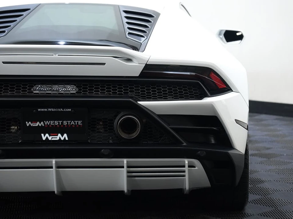 2020 Lamborghini Huracan LP640-4 EVO - Image 17 of 31