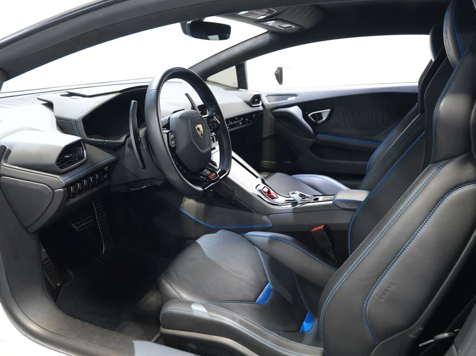 2020 Lamborghini Huracan LP640-4 EVO - Image 29 of 31