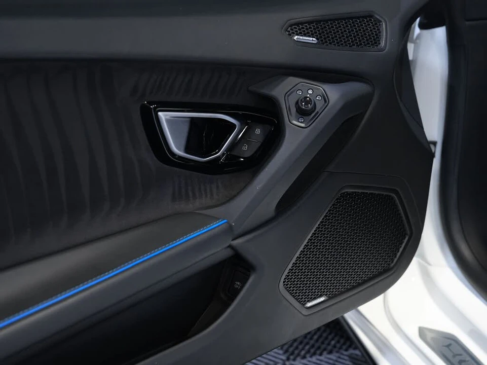 2020 Lamborghini Huracan LP640-4 EVO - Image 23 of 31