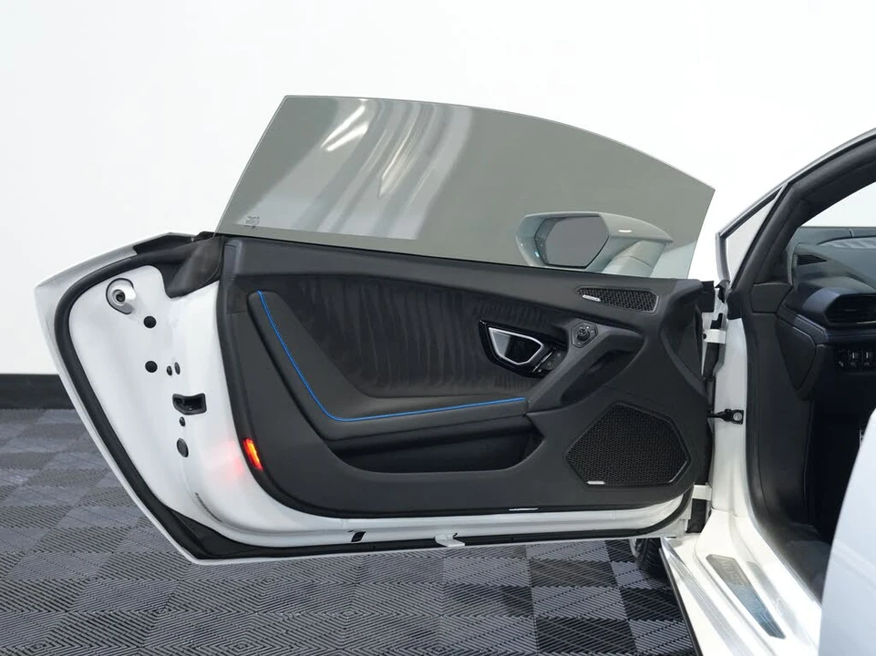 2020 Lamborghini Huracan LP640-4 EVO - Image 22 of 31