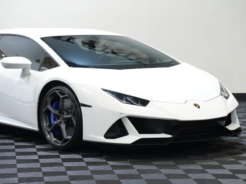 2020 Lamborghini Huracan LP640-4 EVO - Image 9 of 31