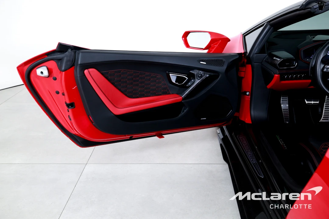 2020 Lamborghini Huracan LP640-4 EVO - Image 11 of 31