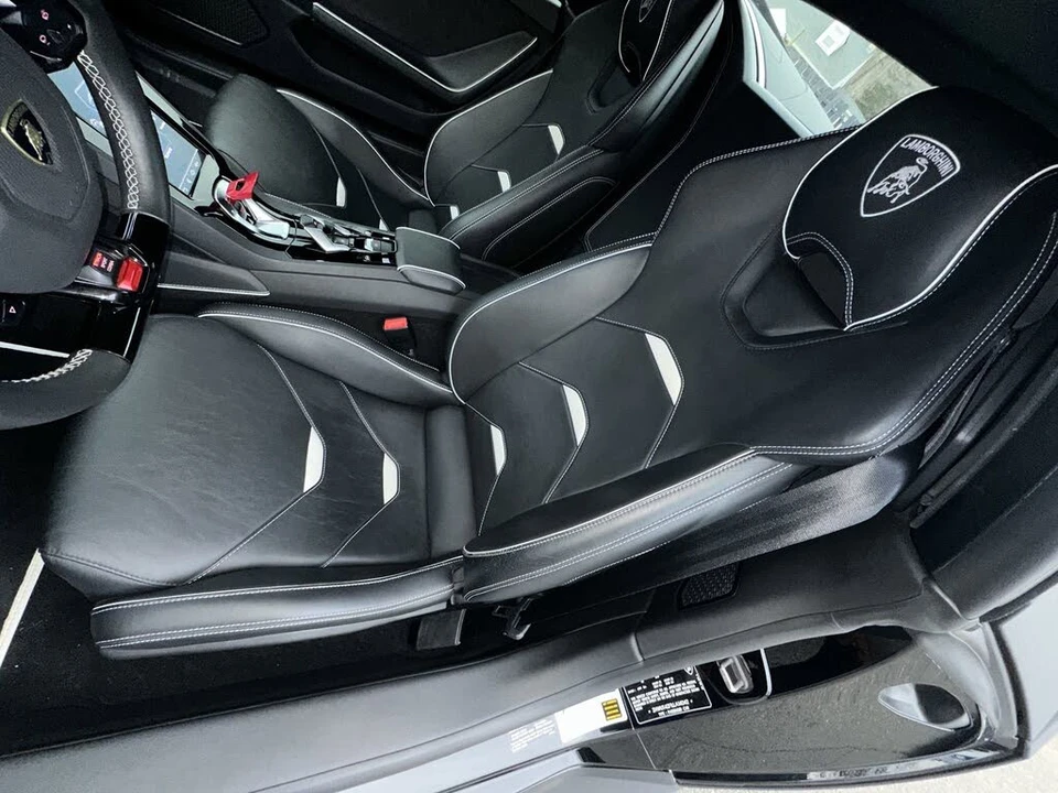 2020 Lamborghini Huracan LP640-4 EVO - Image 13 of 31