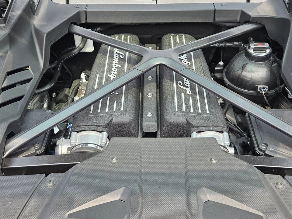 2020 Lamborghini Huracan - Image 31 of 31
